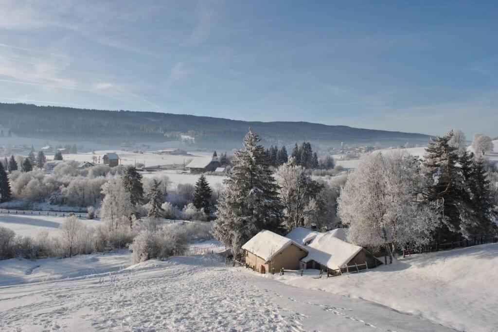 Gite Du Fourperet-Parc Naturel Du Haut-Jura Longevilles-Mont-d'Or Exterior photo